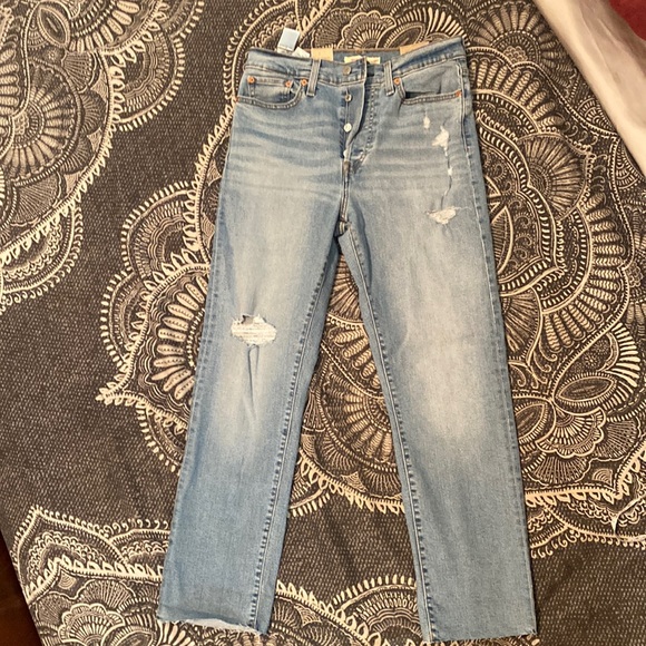 Levi’s Wedgie Straight Leg size 29 Length 28 NWT - Picture 2 of 4